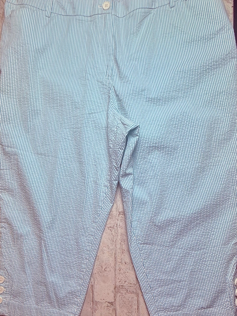 Talbots Seersucker Teal White Striped Capris EUC 20W 😍
